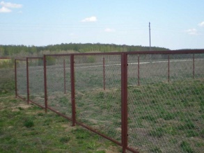 Забор из сетки рабицы в натяг секционный 12 метров фото в Володарске