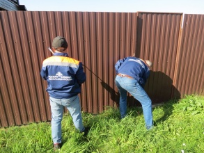 Забор из профнастила с утрамбовкой щебнем 79 метров фото в Володарске